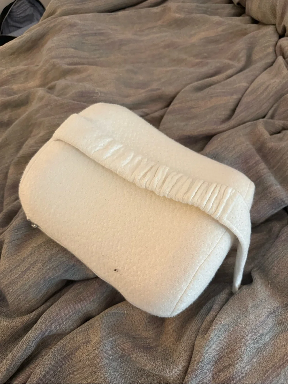 Momcozy White Knee Pregnancy / Recovery Pillow